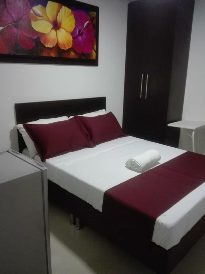 Hotel Giron Plaza Kültér fotó