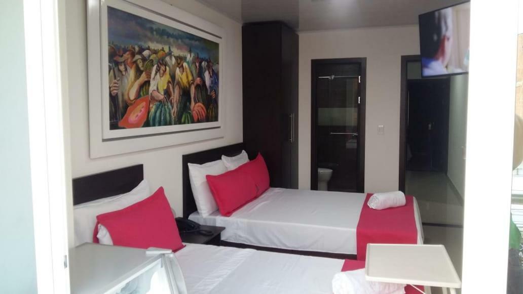 Hotel Giron Plaza Kültér fotó