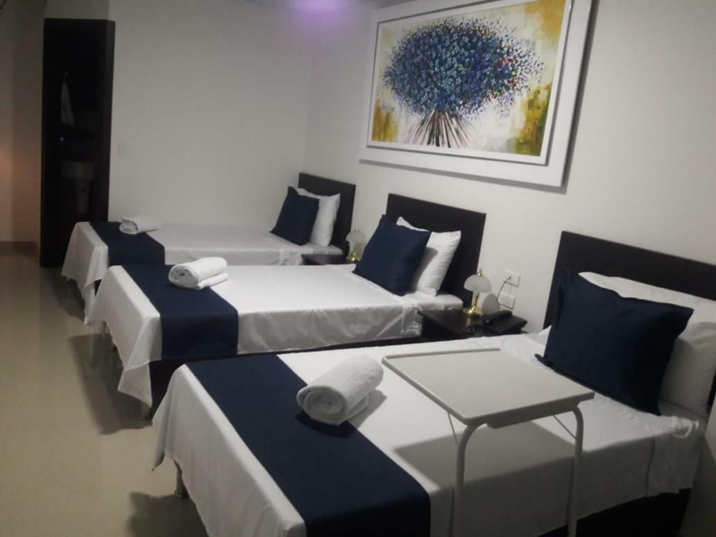 Hotel Giron Plaza Kültér fotó